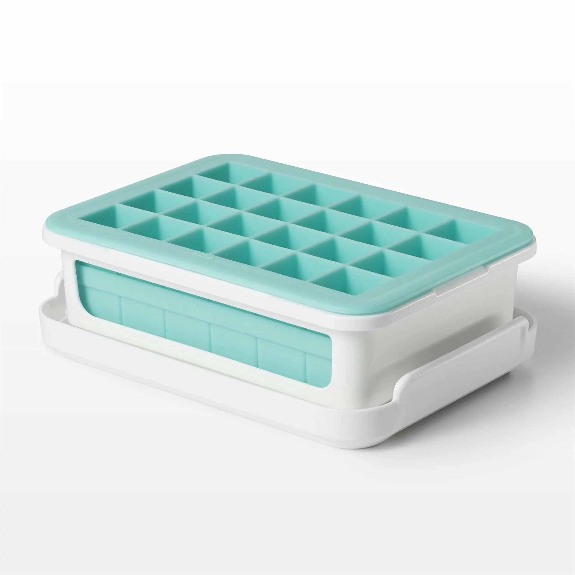 OXO Good Grips Covered Ice Cube Tray | Small Cubes - Image 3