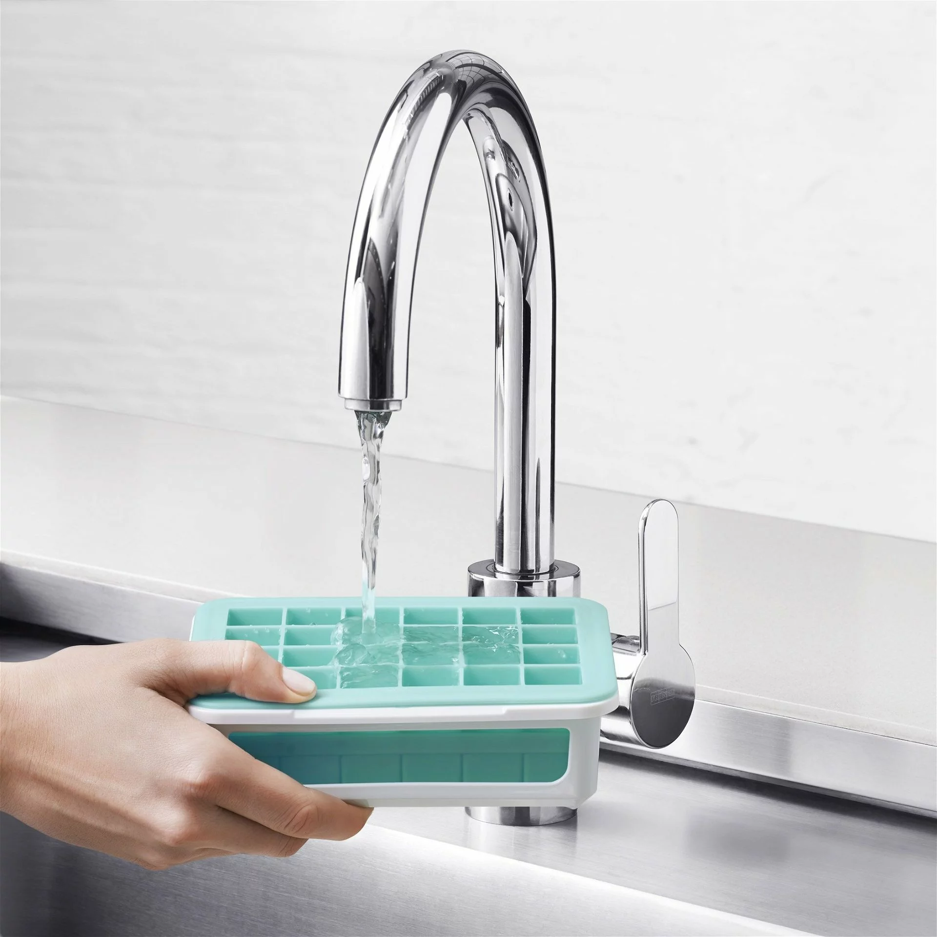 OXO Good Grips Covered Ice Cube Tray | Small Cubes - Image 5