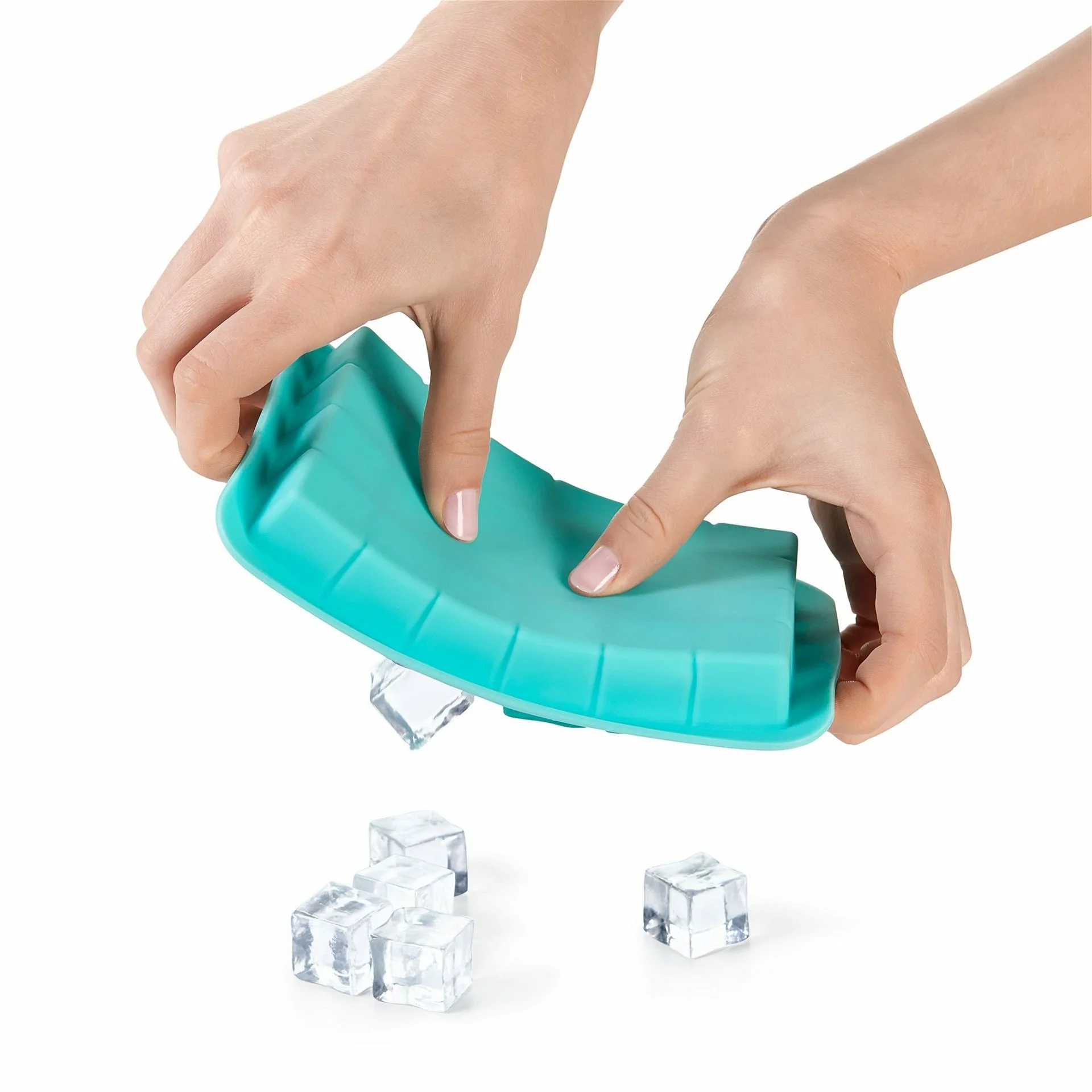 OXO Good Grips Covered Ice Cube Tray | Small Cubes - Image 7